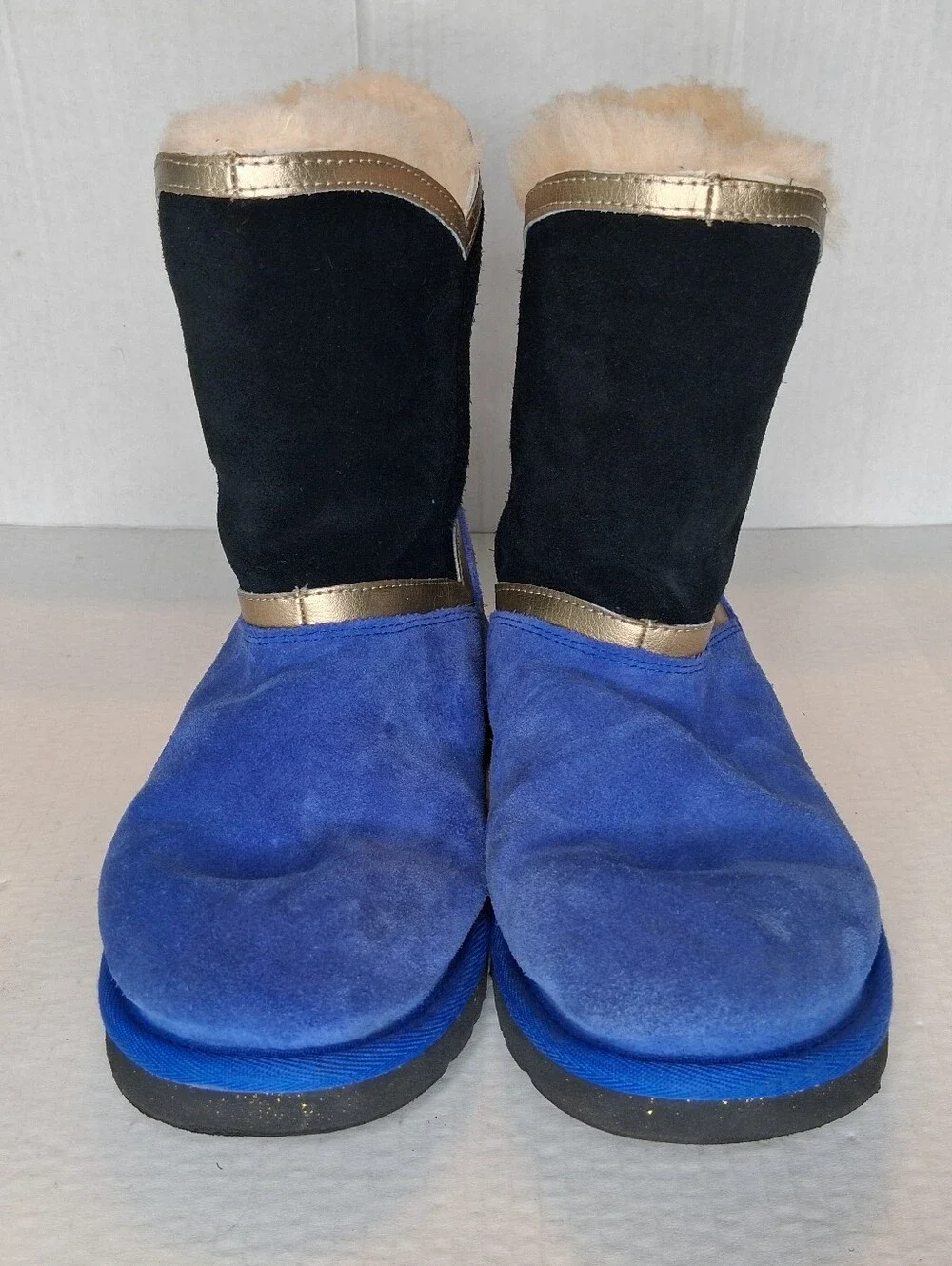 UGG x Disney Frozen Princess Anna Coronation Suede Boots Kids Size 4 Blue/Black